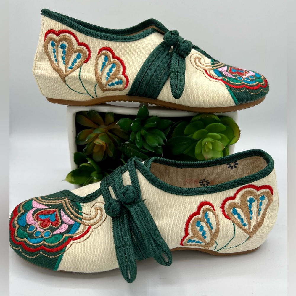 🌺China Style Embroidery Button Flats Fashion Loafers Canvas Shoes🌸🌺
